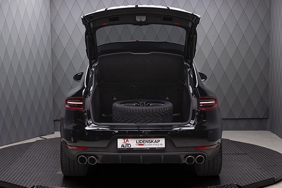Porsche Macan S 9 of 30