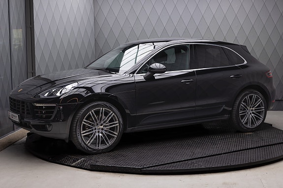Porsche Macan S 2 of 30