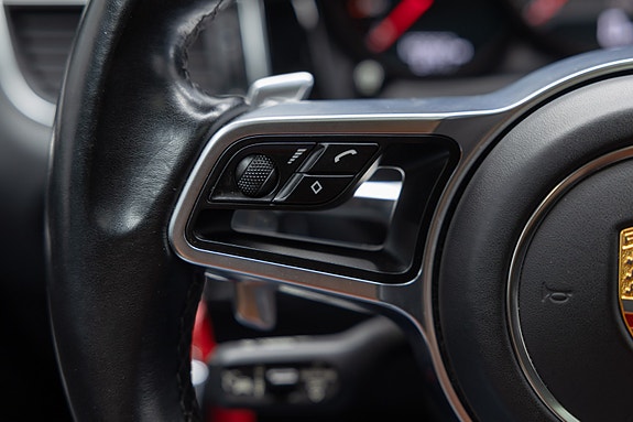 Porsche Macan S 24 of 30