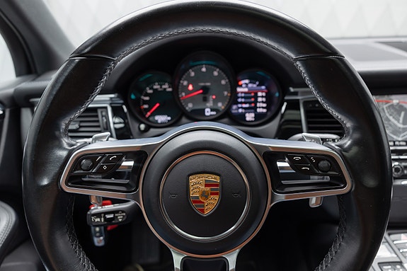 Porsche Macan S 23 of 30