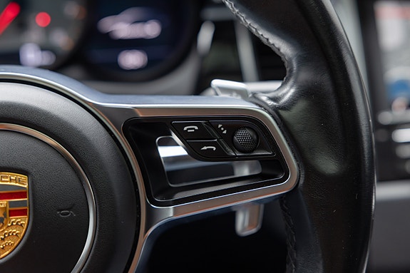 Porsche Macan S 25 of 30
