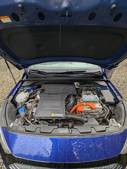 Hyundai IONIQ 11 of 18