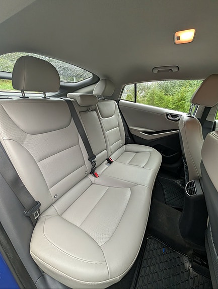 Hyundai IONIQ 13 of 18