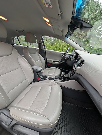 Hyundai IONIQ 15 of 18
