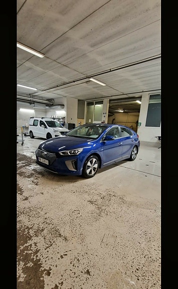 Hyundai IONIQ 3 of 18