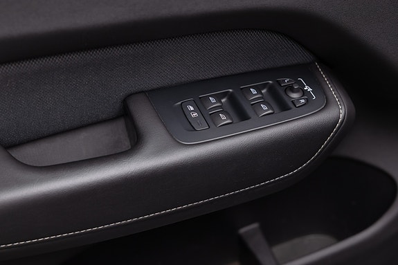 Volvo XC60 15 of 30