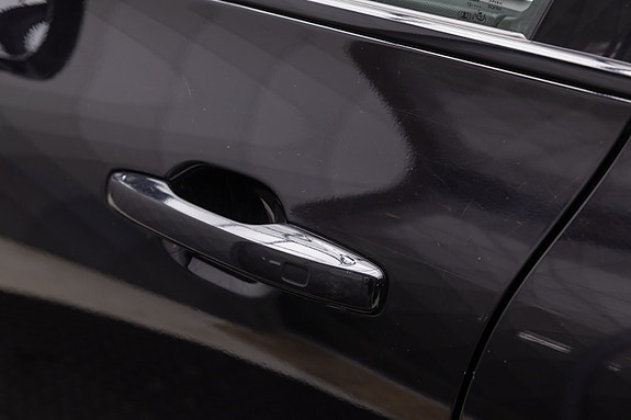 Volvo XC60 14 of 30