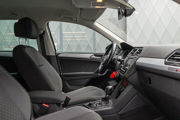 Volkswagen Tiguan 25 of 25