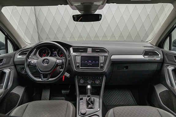 Volkswagen Tiguan 15 of 25