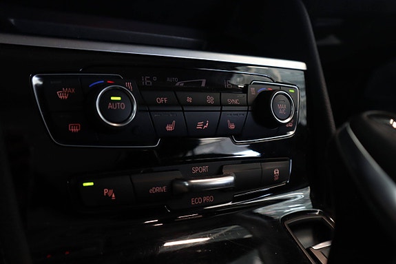 BMW 225xe 14 of 17