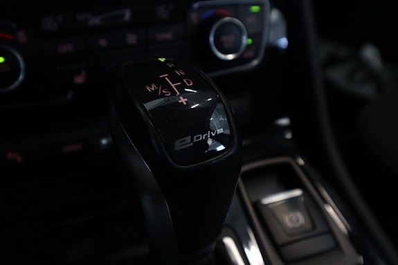 BMW 225xe 15 of 17