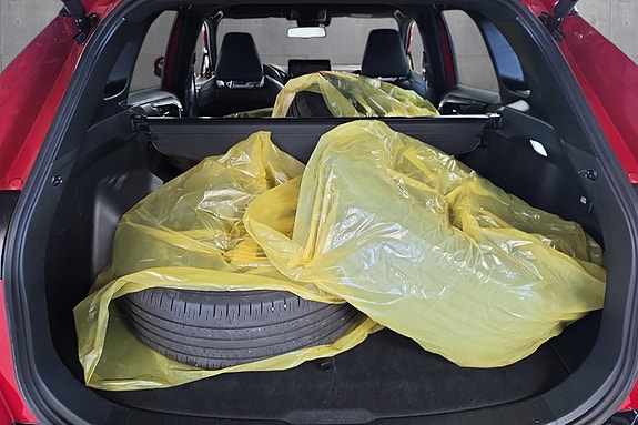 Toyota RAV4 Plug-in Hybrid 18 of 22
