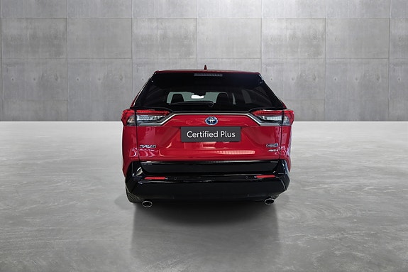 Toyota RAV4 Plug-in Hybrid 4 of 22