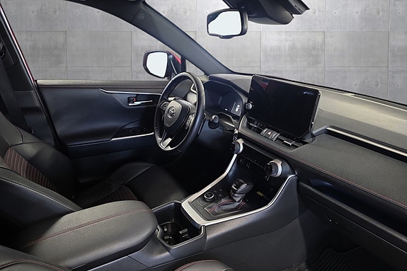 Toyota RAV4 Plug-in Hybrid 15 of 22