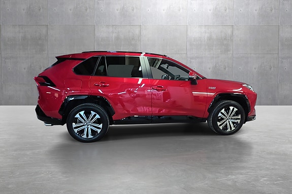 Toyota RAV4 Plug-in Hybrid 6 of 22
