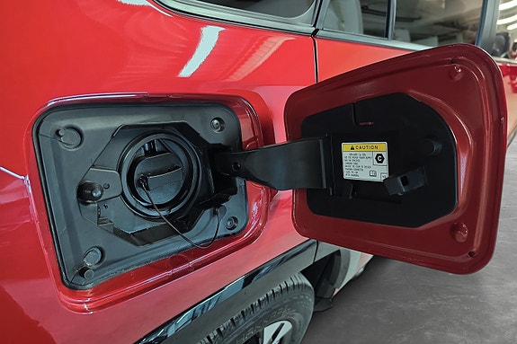 Toyota RAV4 Plug-in Hybrid 9 of 22