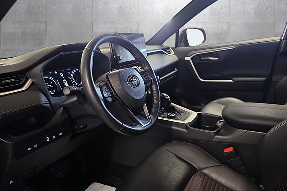 Toyota RAV4 Plug-in Hybrid 11 of 22