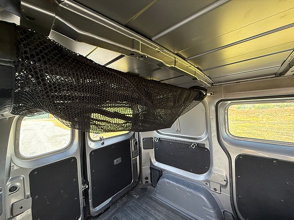 Nissan NV200 12 of 16