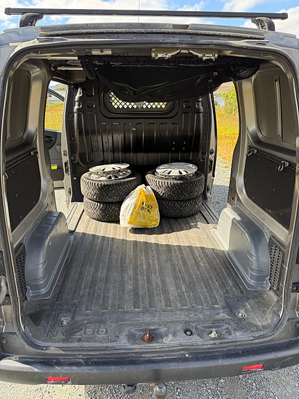Nissan NV200 6 of 16