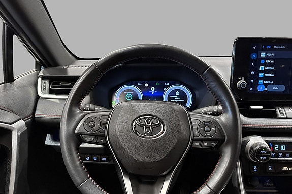Toyota RAV4 10 of 22