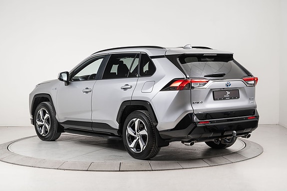 Toyota RAV4 6 of 27