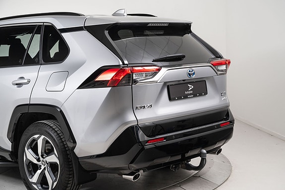 Toyota RAV4 7 of 27