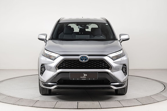 Toyota RAV4 4 of 27