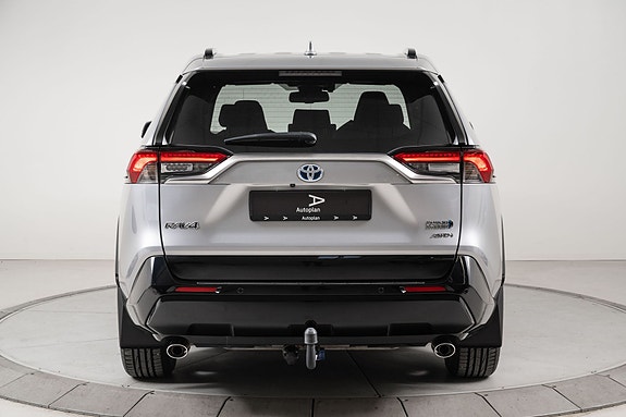Toyota RAV4 8 of 27
