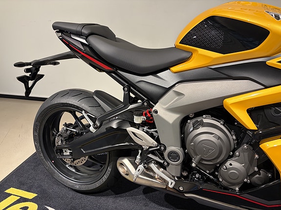 Triumph Daytona 660, KAMPANJE! 15 of 16