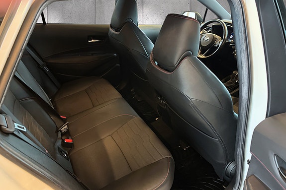 Toyota Corolla 16 of 27