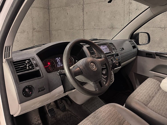 Volkswagen Transporter 8 of 14