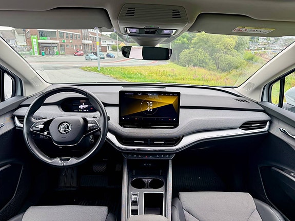 Skoda Enyaq 6 of 12