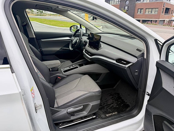 Skoda Enyaq 8 of 12