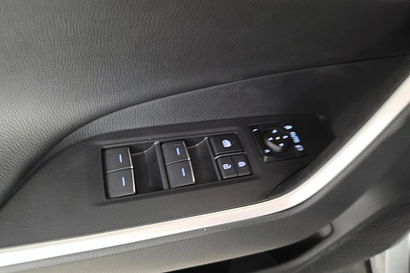 Toyota RAV4 Plug-in Hybrid 23 of 25