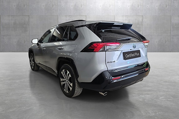 Toyota RAV4 Plug-in Hybrid 3 of 25