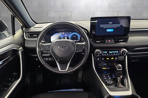 Toyota RAV4 Plug-in Hybrid 10 of 25