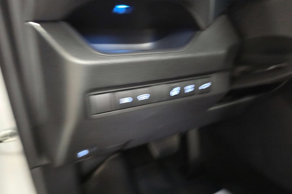 Toyota RAV4 Plug-in Hybrid 25 of 25