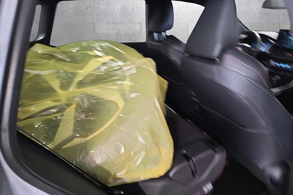 Toyota RAV4 Plug-in Hybrid 17 of 25