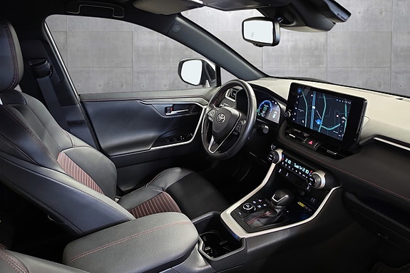 Toyota RAV4 Plug-in Hybrid 15 of 25