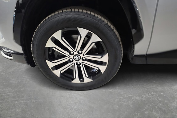 Toyota RAV4 Plug-in Hybrid 20 of 25
