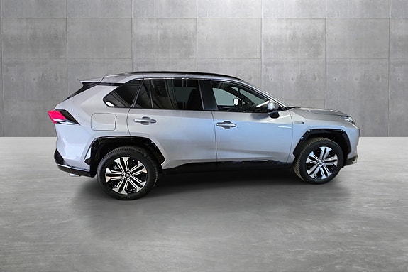 Toyota RAV4 Plug-in Hybrid 6 of 25