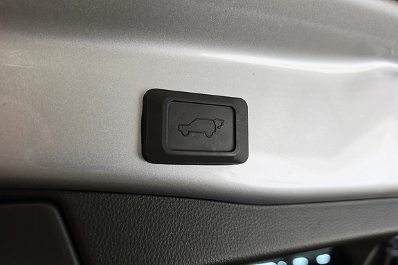 Toyota RAV4 Plug-in Hybrid 21 of 25
