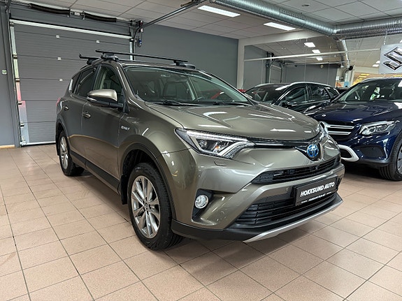 Toyota RAV4 5 of 30