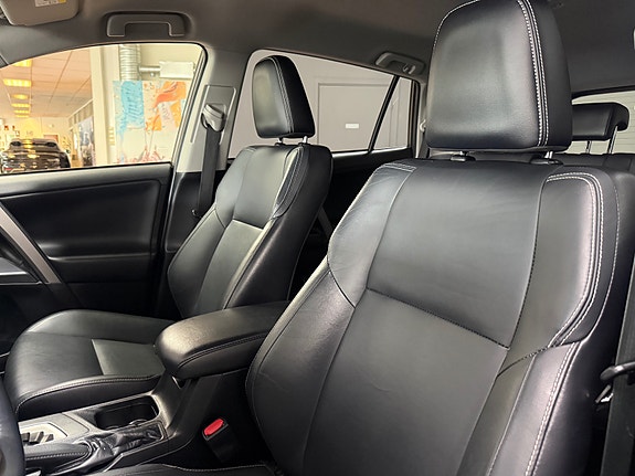 Toyota RAV4 20 of 30