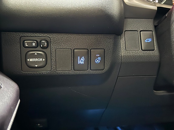 Toyota RAV4 23 of 30