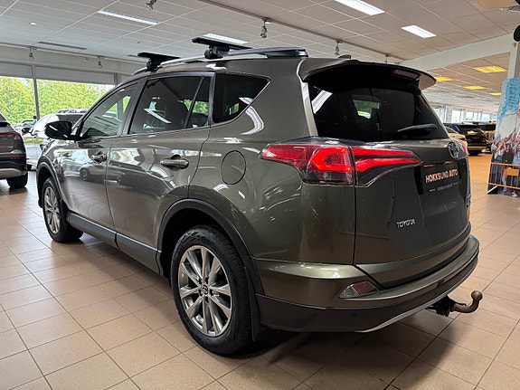 Toyota RAV4 10 of 30