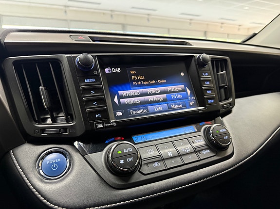 Toyota RAV4 25 of 30