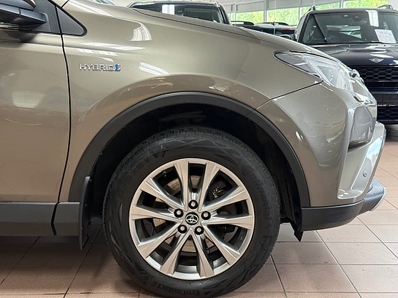 Toyota RAV4 17 of 30