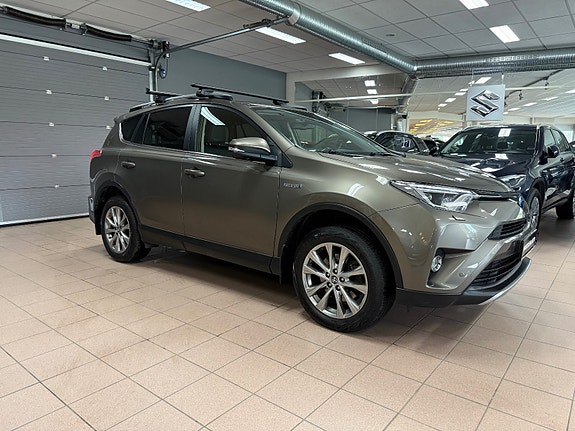 Toyota RAV4 6 of 30