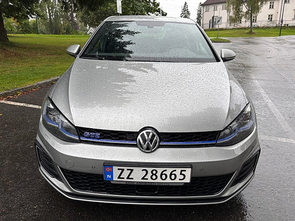 Volkswagen Golf VII 2 of 7